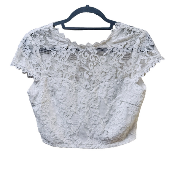 Lulus Tops - Lulu’s NWT Lace Top